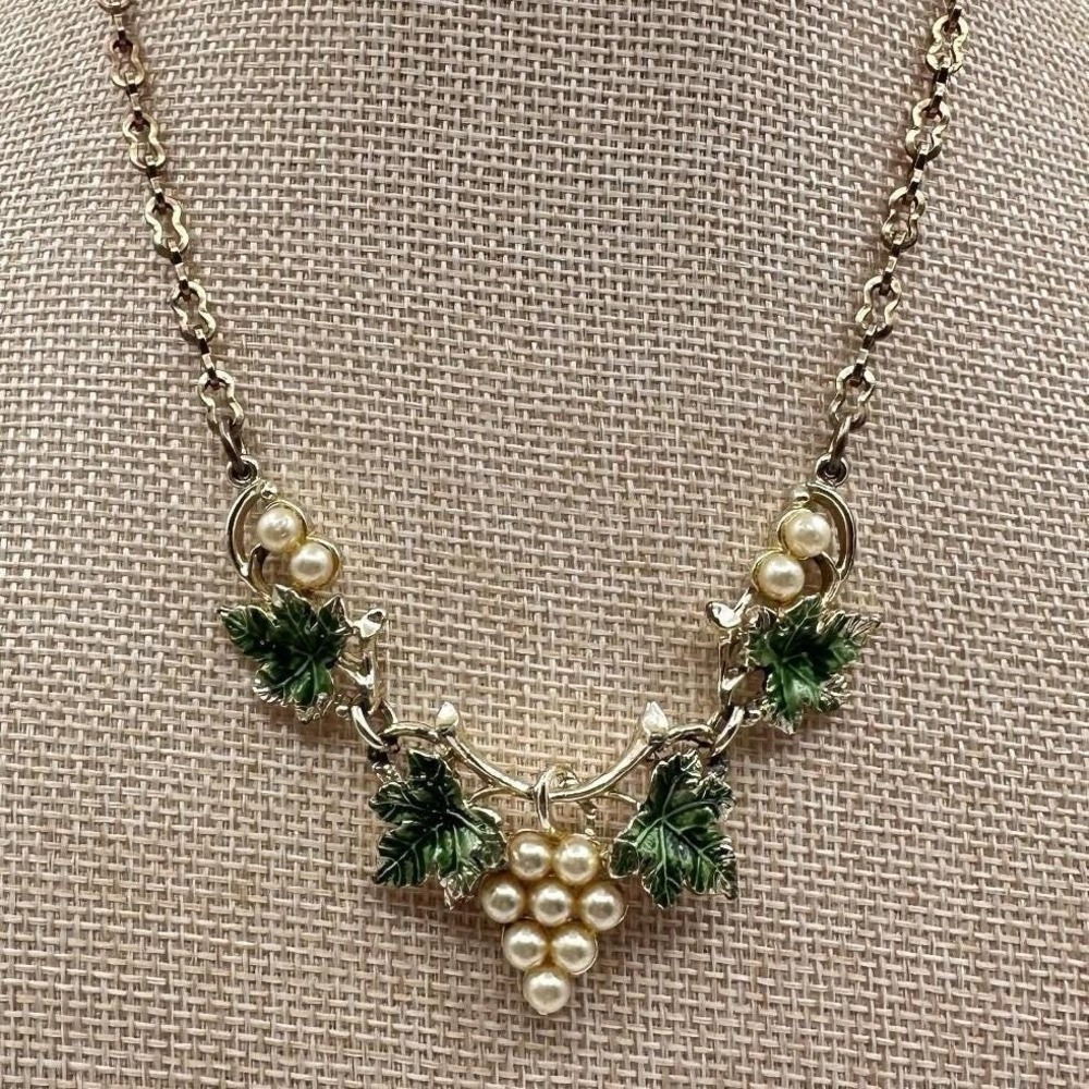 Vintage 80s Gold Tone Enamel Grape Leaf Necklace Faux Pearl Nature Boho Jewelry